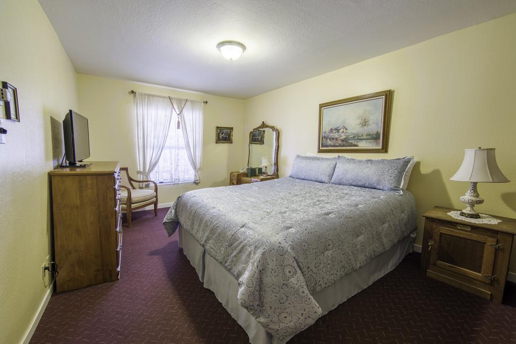 Historic Cary House Hotel Пласервилл Номер фото