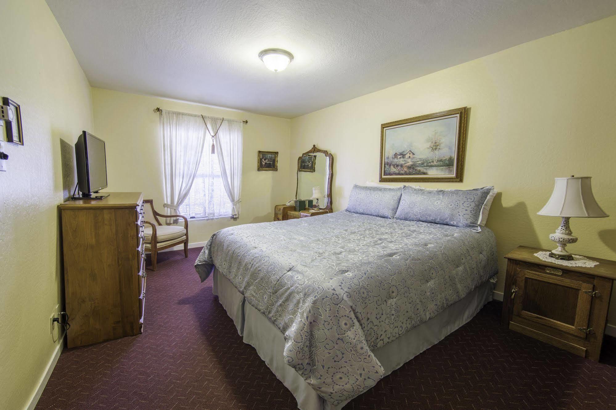 Historic Cary House Hotel Пласервилл Экстерьер фото