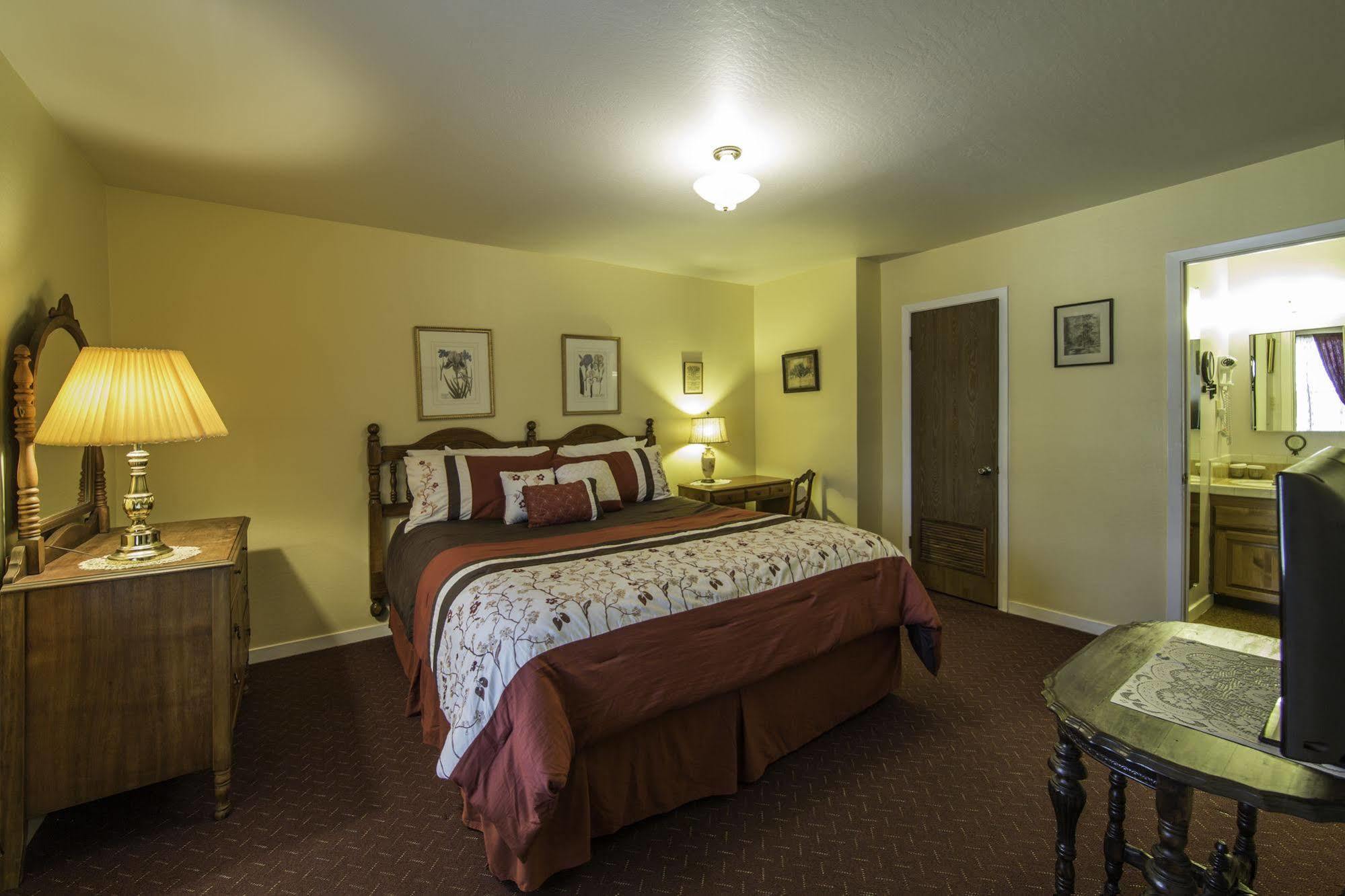 Historic Cary House Hotel Пласервилл Экстерьер фото