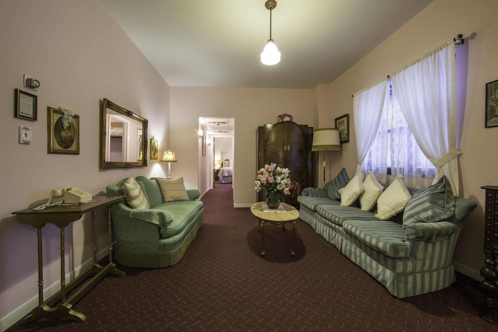 Historic Cary House Hotel Пласервилл Экстерьер фото